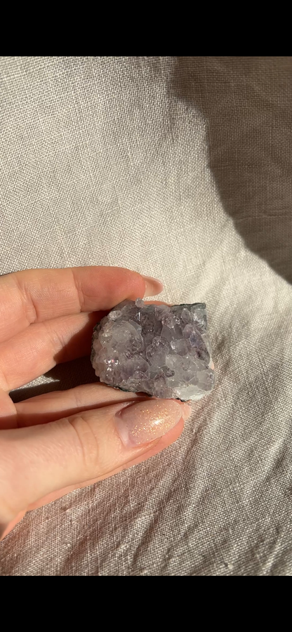 Amethyst – kleines Naturstück (ca. 25–40g)