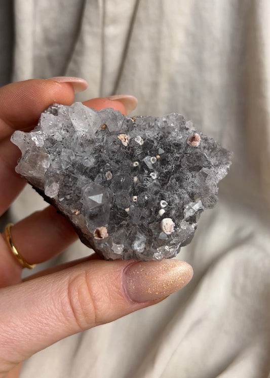 150g Amethyst Drusen Stücke verschiedene Formen naturbelassener Kristall 