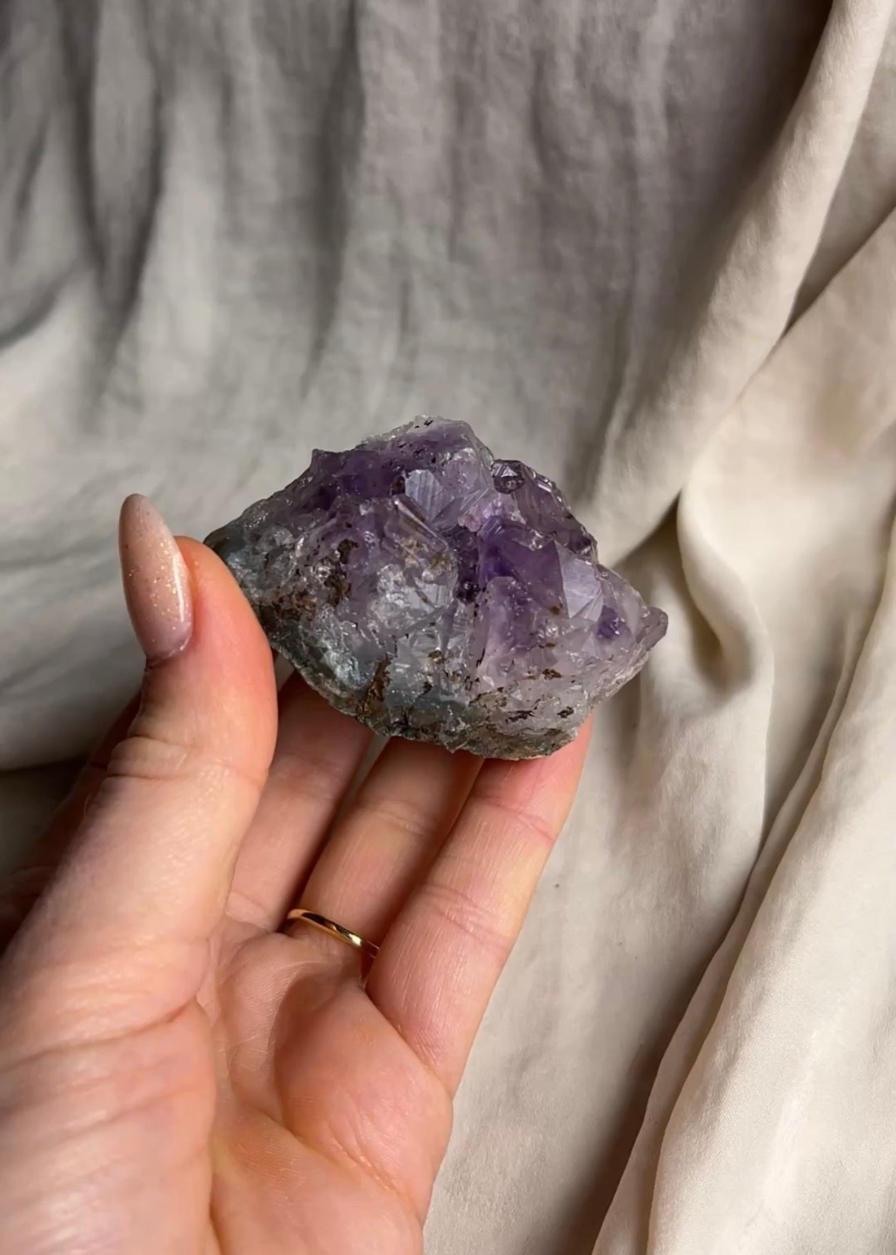 Amethyst - größeres Naturstück (ca. 100-200g)