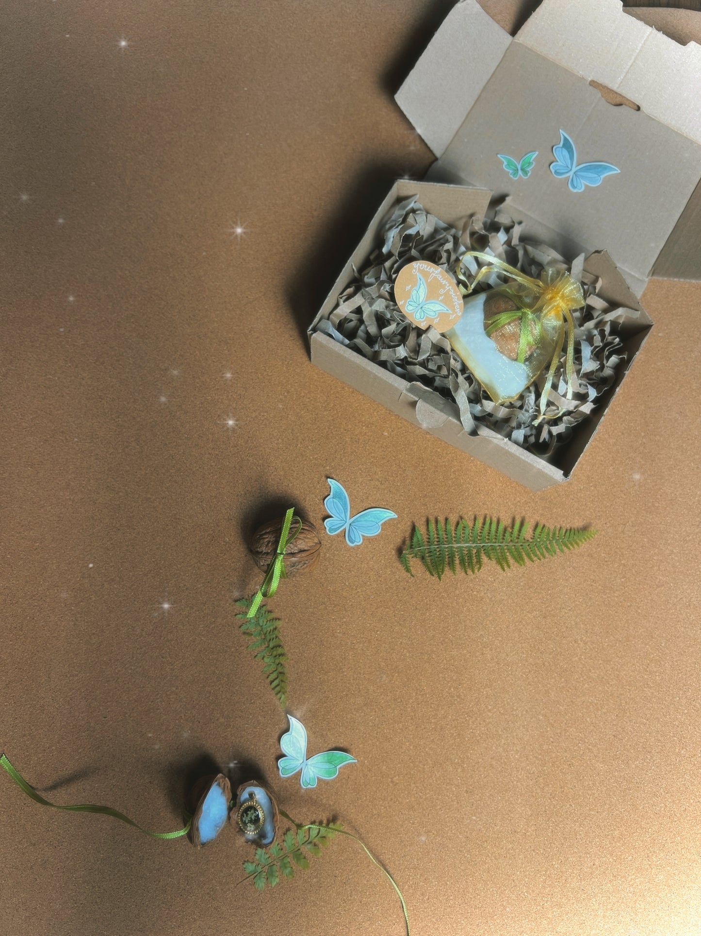 Yourfairysister Schmuck in echten Walnüssen verschenken als Überraschungsmoment 