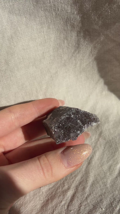 Amethyst – kleines Naturstück (ca. 25–40g)