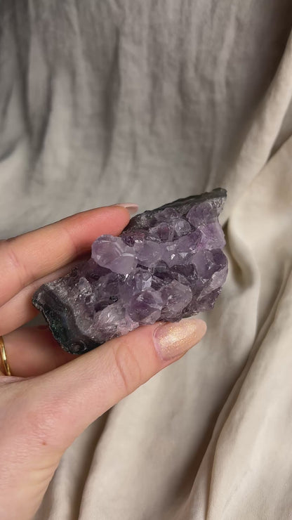 Amethyst - größeres Naturstück (ca. 100-200g)