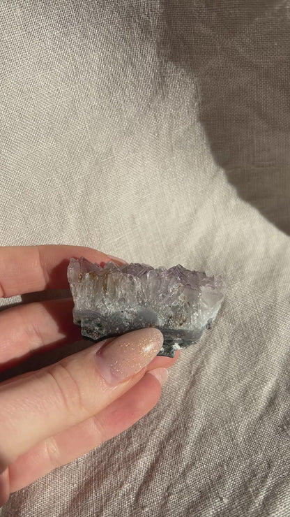 Amethyst – kleines Naturstück (ca. 25–40g)